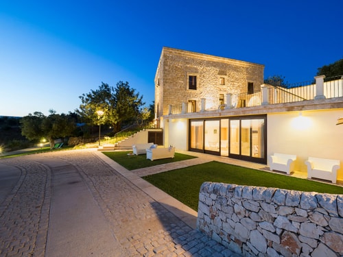 Villa Begonia with private pool and tennis court 1 Italian Breaks