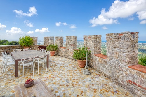 Villa Camaiore - Luxury restored castle with private pool 5 Italian Breaks