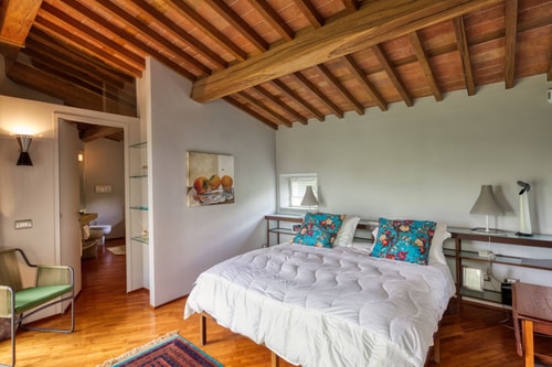 Villa Camaiore - Luxury restored castle with private pool 18 Italian Breaks