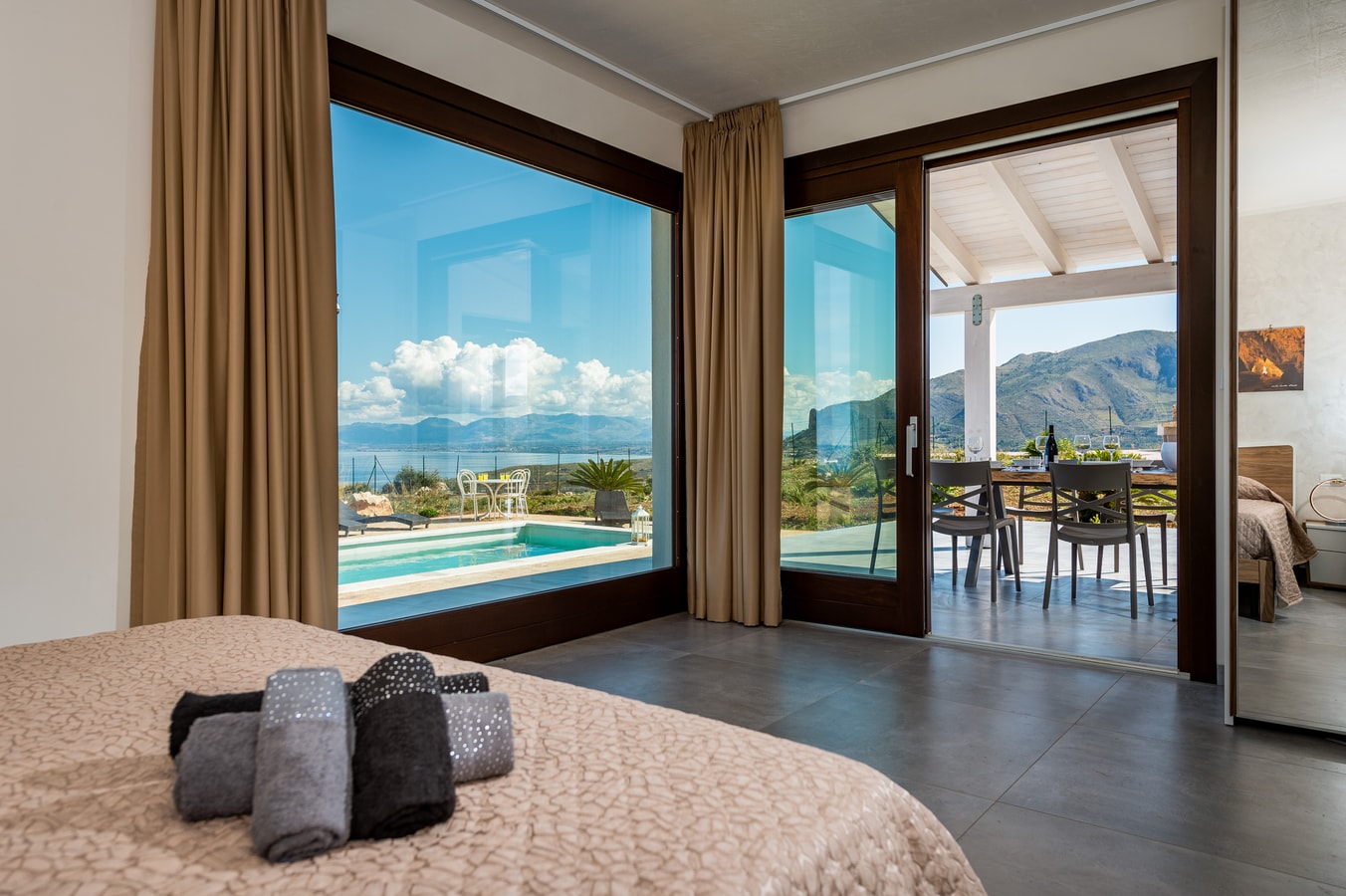 Villa Del Golfo - villa with pool and sea views 8 Italian Breaks