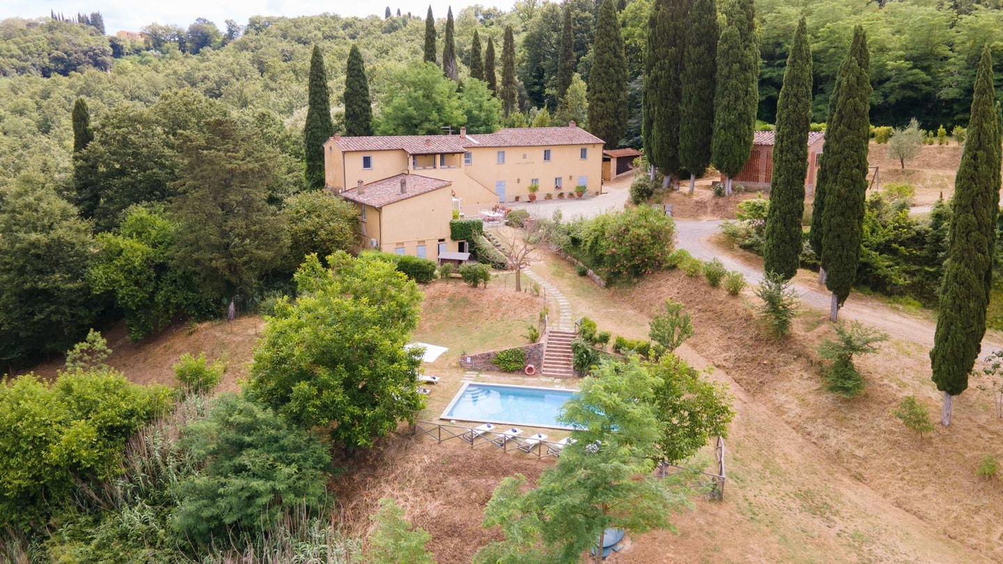 Private villa with views over the Tuscan hills, Peccioli, Italy ...