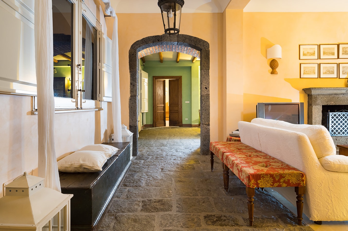 Villa Inessa with private pool, Mt. Etna Area 7 Italian Breaks