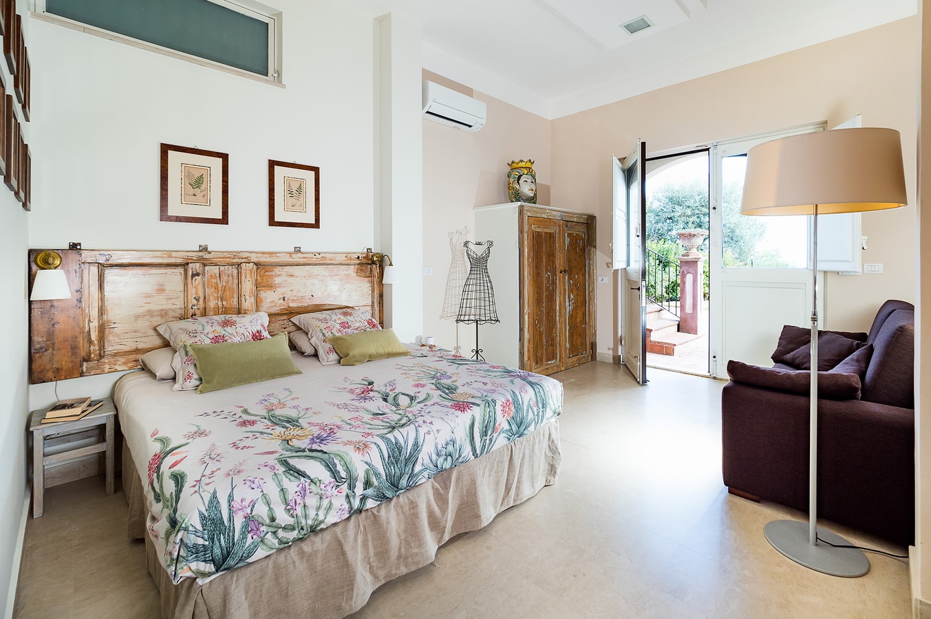 Villa Inessa with private pool, Mt. Etna Area 15 Italian Breaks