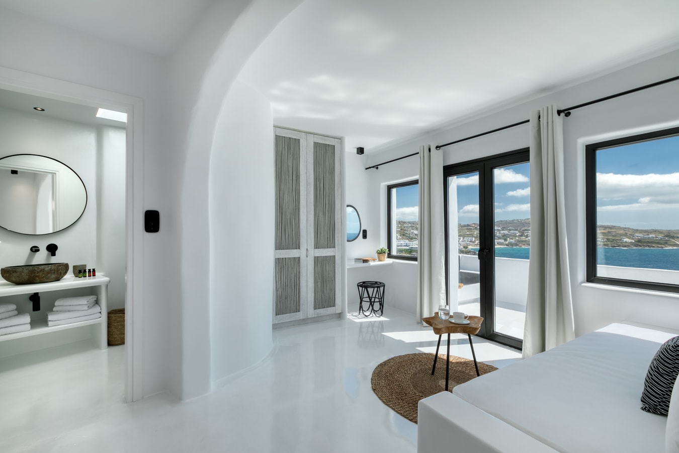 Luxury modern villa with swimming pool and private beach path in Mykonos 10 My Villa Breaks
