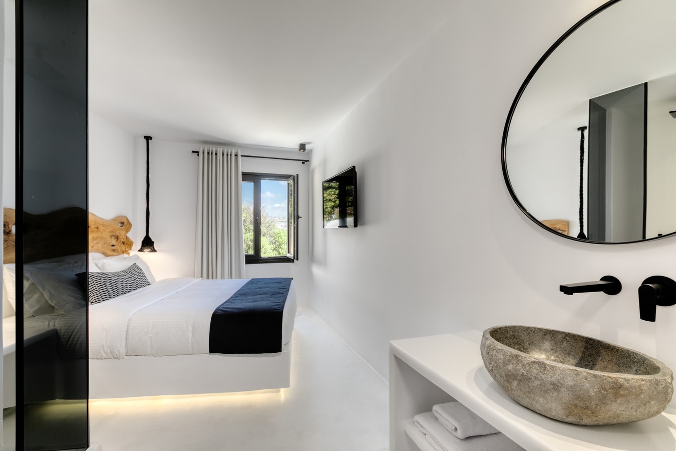 Luxury modern villa with swimming pool and private beach path in Mykonos 16 My Villa Breaks