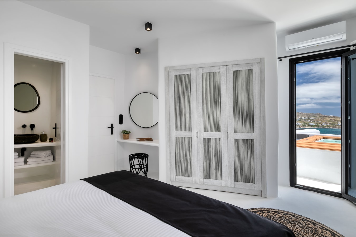 Luxury modern villa with swimming pool and private beach path in Mykonos 31 My Villa Breaks