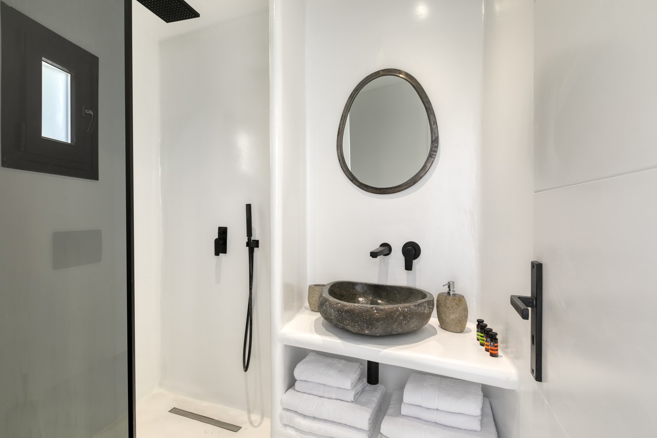 Luxury modern villa with swimming pool and private beach path in Mykonos 33 My Villa Breaks