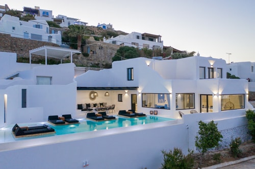 Luxury modern villa with swimming pool and private beach path in Mykonos 36 My Villa Breaks