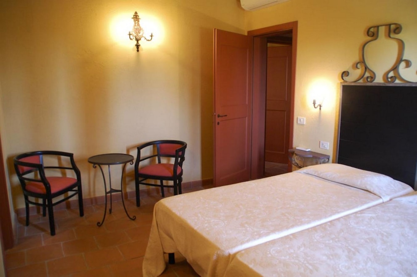 Villa Volta - Tuscan villa with private swimming pool 20 Italian Breaks