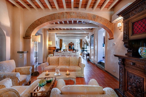 Country villa with a private swimming pool in Tuscany 4 Italian Breaks