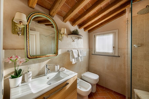 Country villa with a private swimming pool in Tuscany 15 Italian Breaks