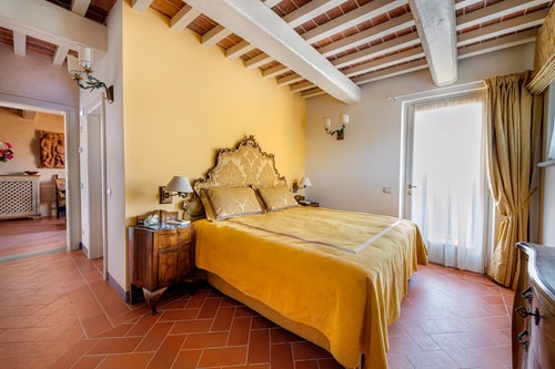 Country villa with a private swimming pool in Tuscany 19 Italian Breaks