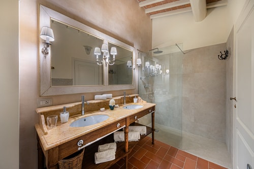 Country villa with a private swimming pool in Tuscany 21 Italian Breaks