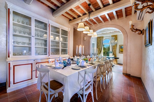 Country villa with a private swimming pool in Tuscany 7 Italian Breaks