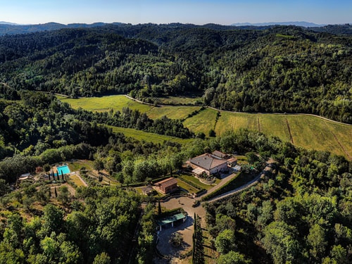 Country villa with a private swimming pool in Tuscany 0 Italian Breaks