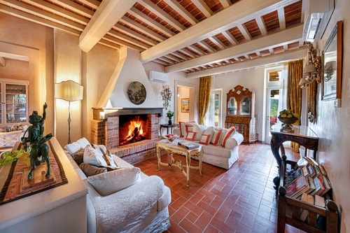 Country villa with a private swimming pool in Tuscany 4 Italian Breaks
