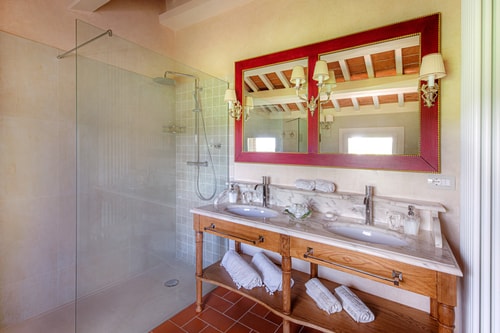 Country villa with a private swimming pool in Tuscany 12 Italian Breaks