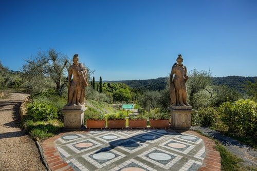 Country villa with a private swimming pool in Tuscany 38 Italian Breaks