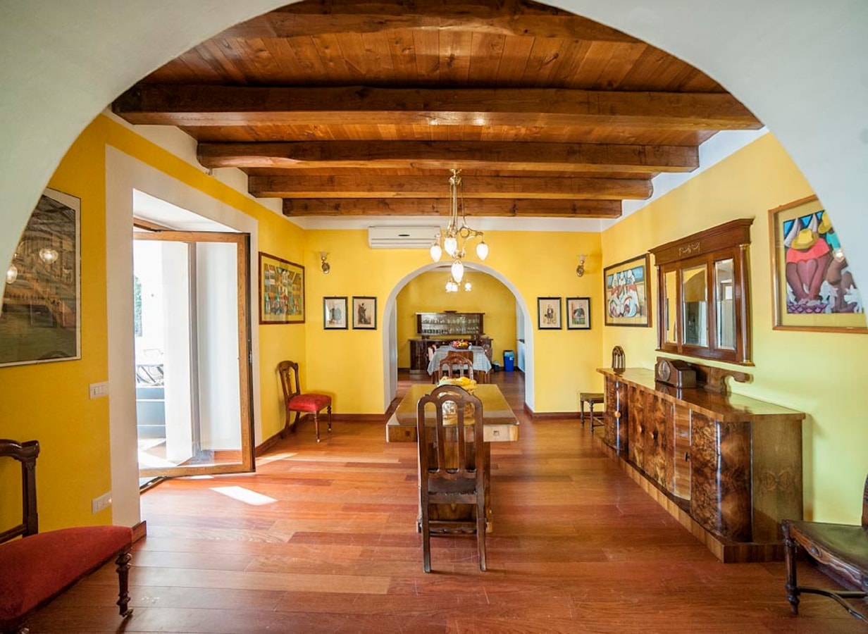 Villa Vibrante - 14 Guests - Independent Villa with pool 4 Italian Breaks