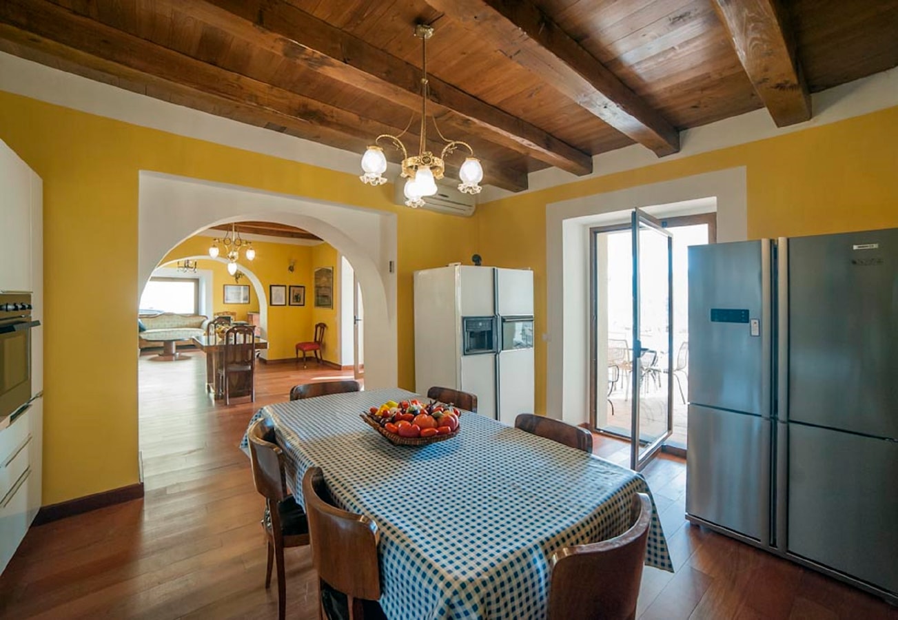 Villa Vibrante - 14 Guests - Independent Villa with pool 5 Italian Breaks