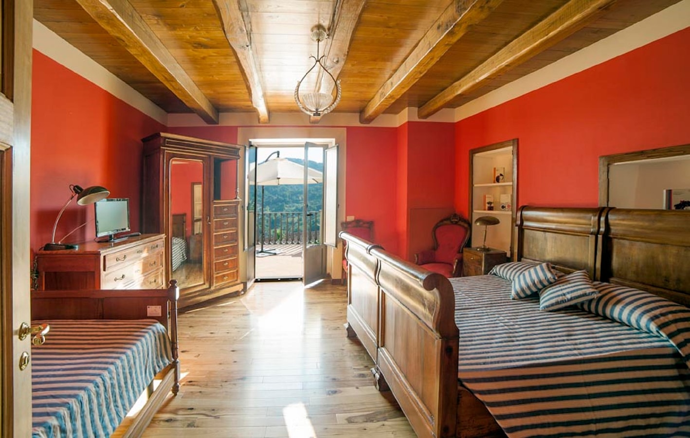 Villa Vibrante - 14 Guests - Independent Villa with pool 14 Italian Breaks