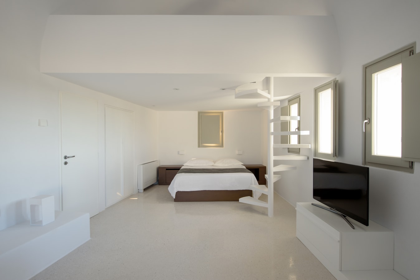 Villa Vasilias (16 Guests) - Modern villa with ool in Santorini 25 My Villa Breaks