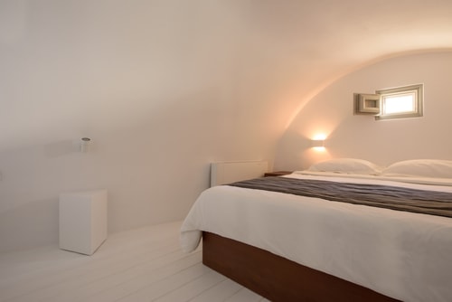 Villa Vasilias (16 Guests) - Modern villa with ool in Santorini 26 My Villa Breaks