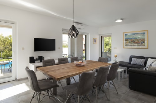 Villa Urma - Coastal villa with pool on Brac Island 3 My Villa Breaks