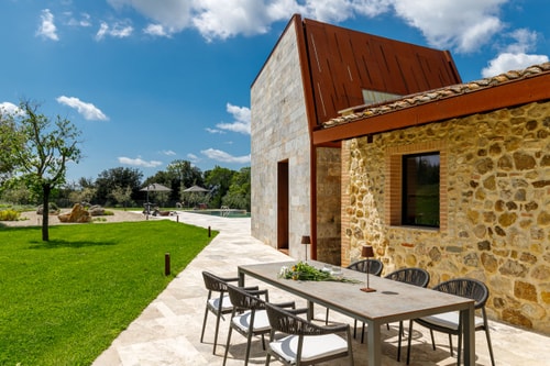 Modern Villa with Private Swimming Pool in Tuscany 36 Italian Breaks