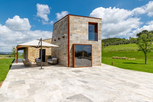 Modern Villa with Private Swimming Pool in Tuscany 38 Italian Breaks