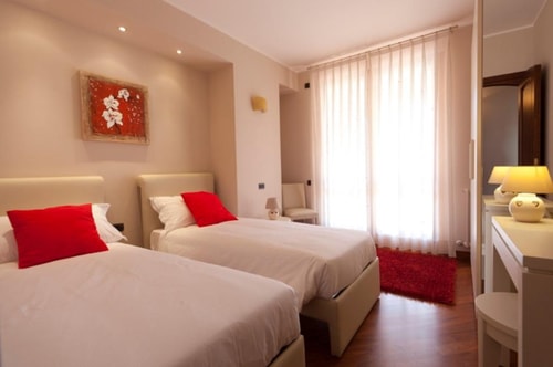 Villa Tamara - 8 Guests 30 Villas in Italy