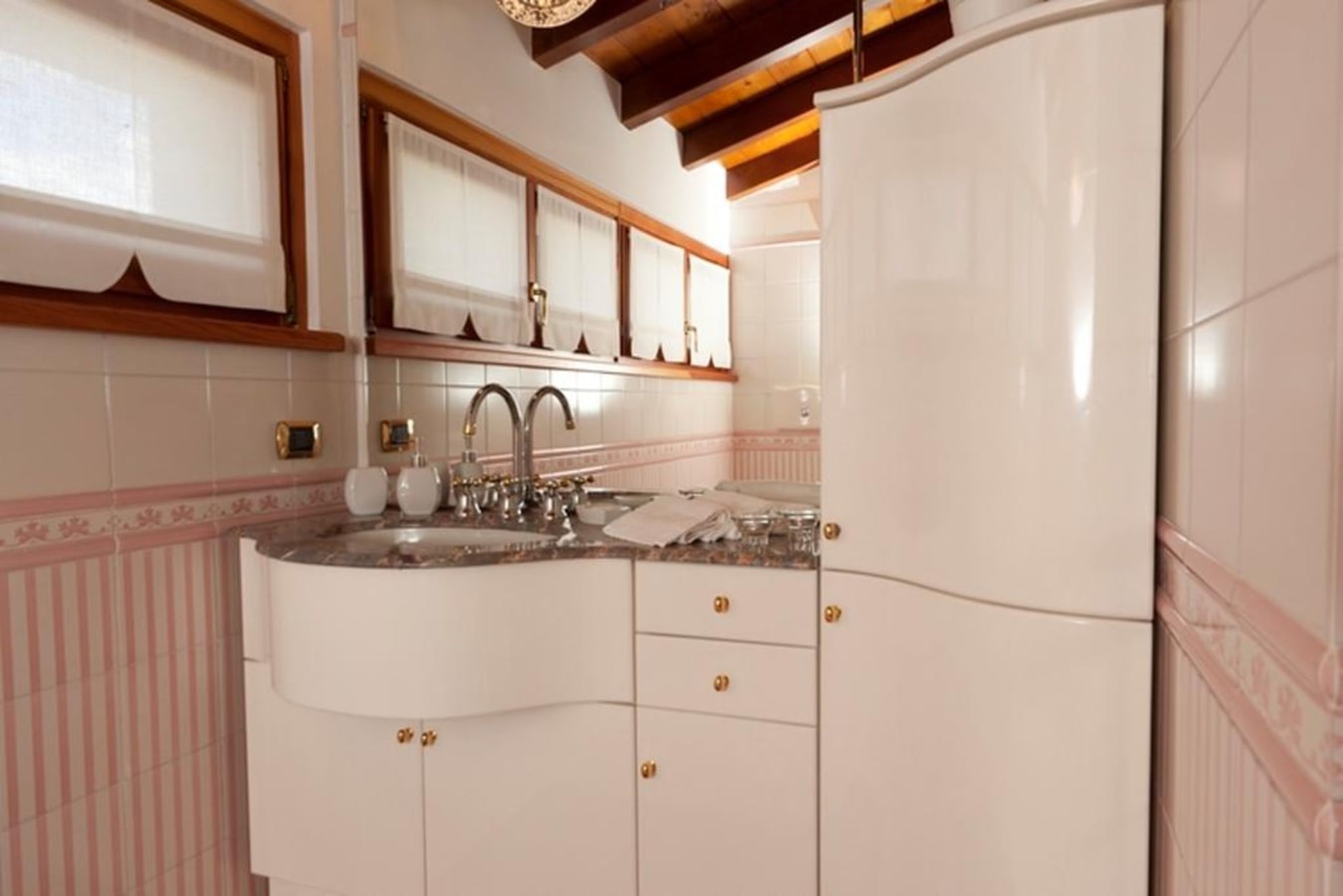 Villa Tamara - 8 Guests 36 Villas in Italy