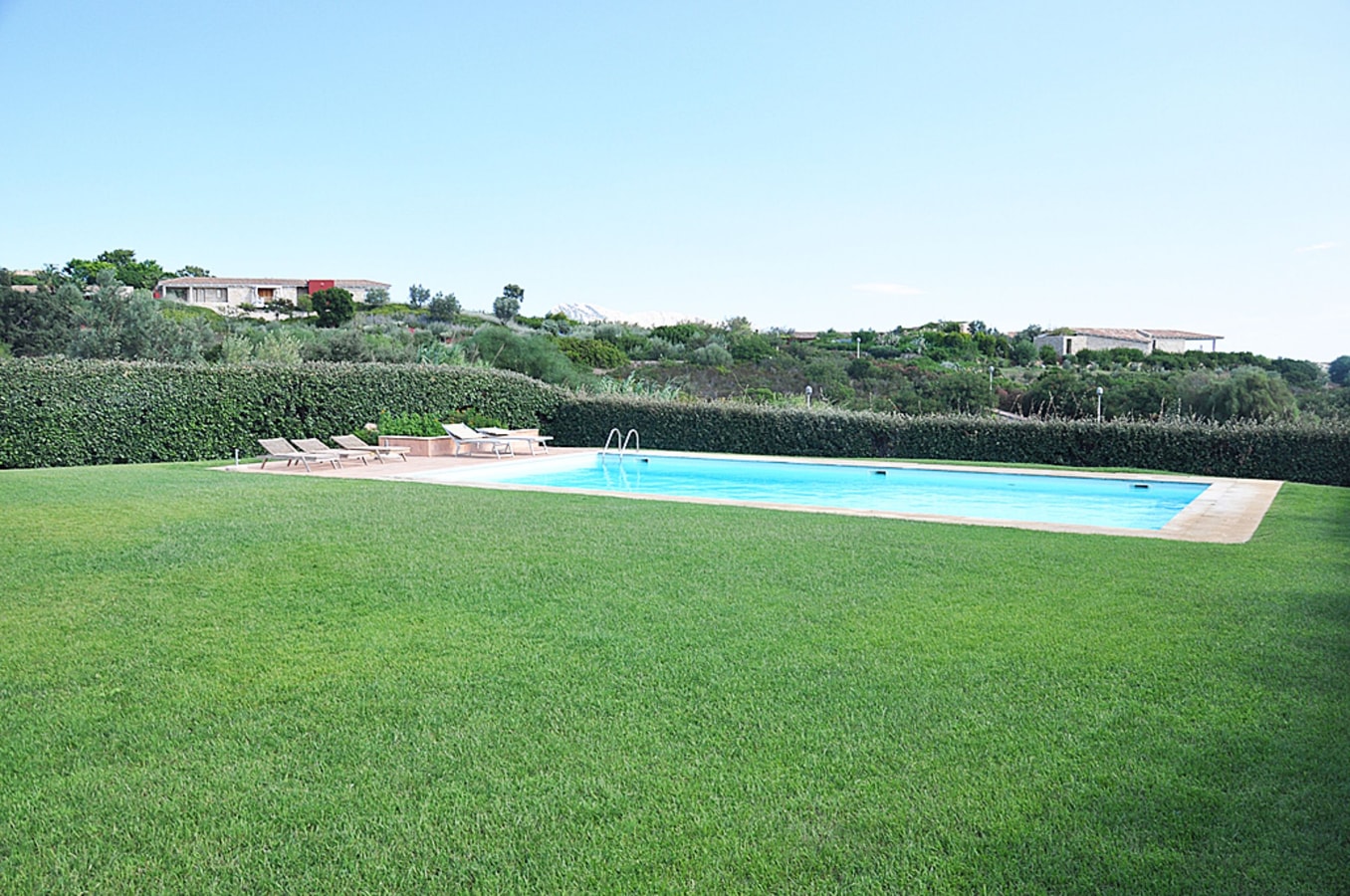 Private villa with swimming pool in Sardinia 18 Italian Breaks