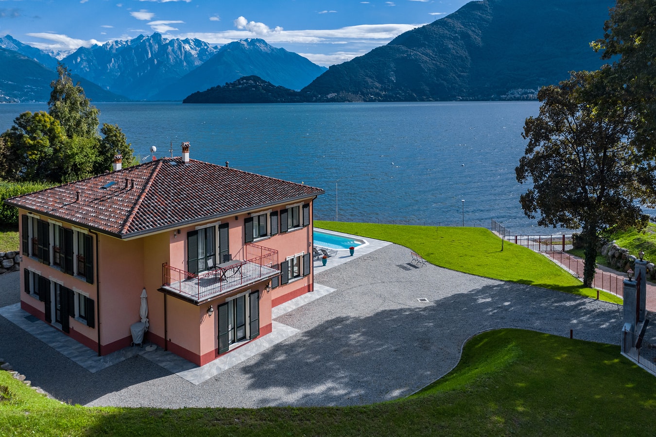 Villa Senagra - Private lake front villa with heated pool Italian Breaks