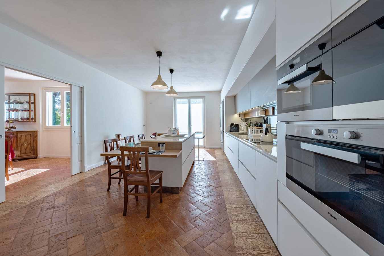 Villa Senagra - Private lake front villa with heated pool 8 Italian Breaks