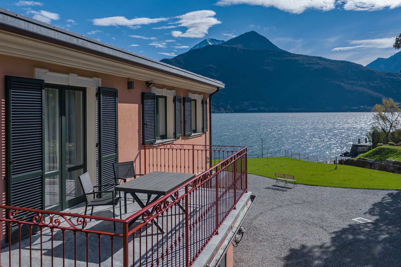 Villa Senagra - Private lake front villa with heated pool 42 Italian Breaks