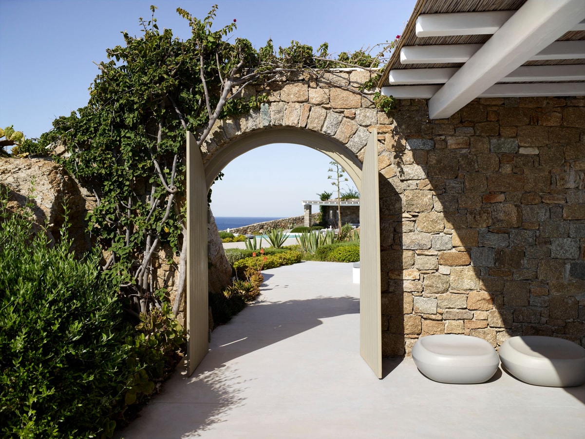 Luxury modern villa with swimming pool in Mykonos 10 My Villa Breaks