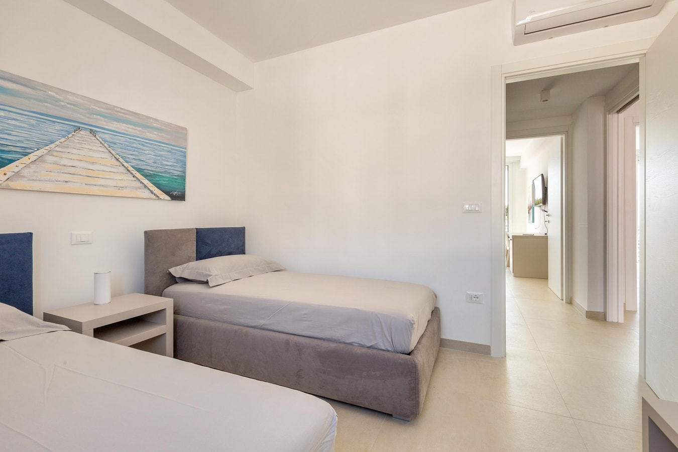 Villa San Pio - Modern private villa walking distance from sea and town 14 Italian Breaks