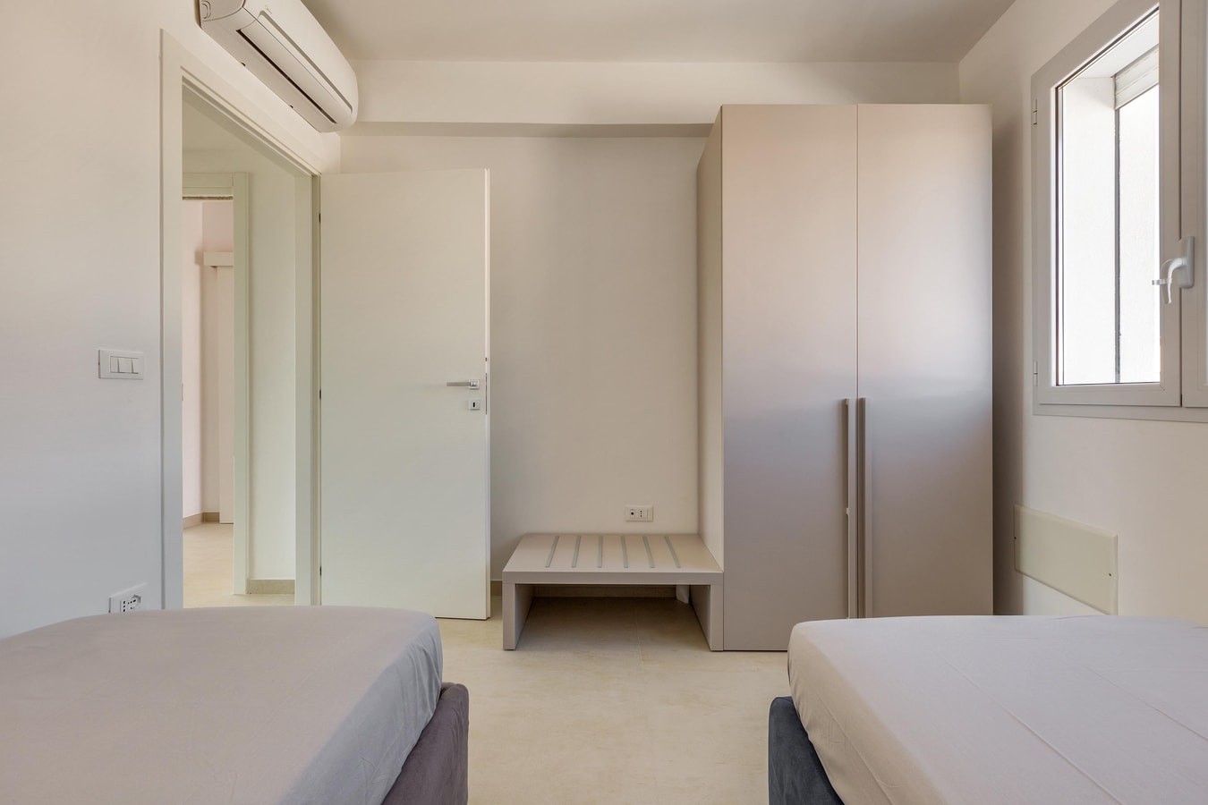 Villa San Pio - Modern private villa walking distance from sea and town 15 Italian Breaks