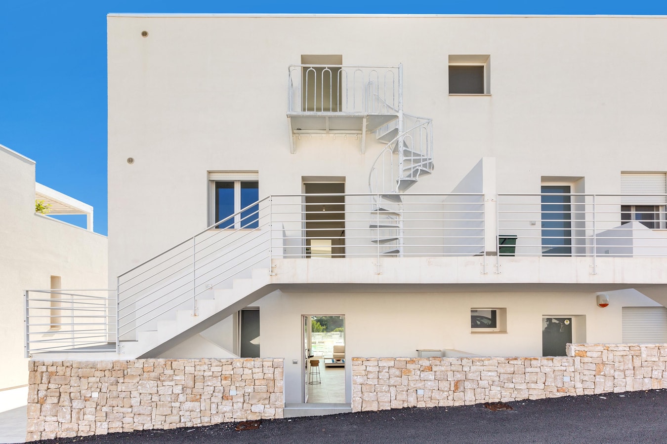 Villa San Pio - Modern private villa walking distance from sea and town 34 Italian Breaks