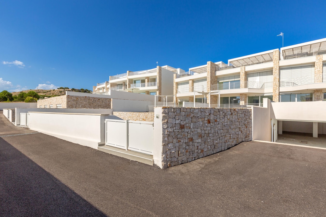 Villa San Pio - Modern private villa walking distance from sea and town 36 Italian Breaks