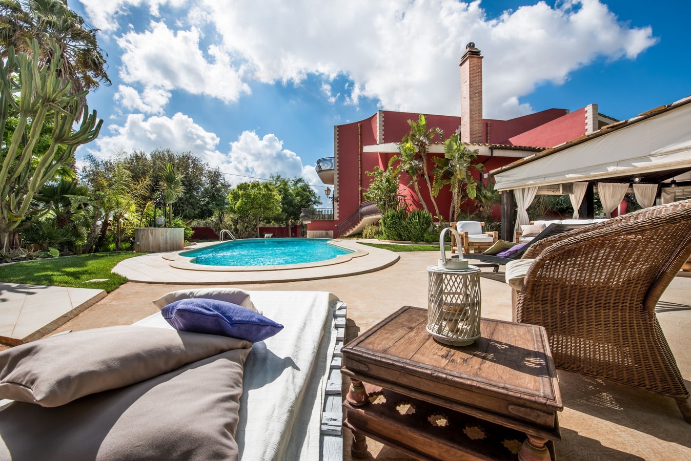 Modern villa with private pool near the sea 1 Italian Breaks