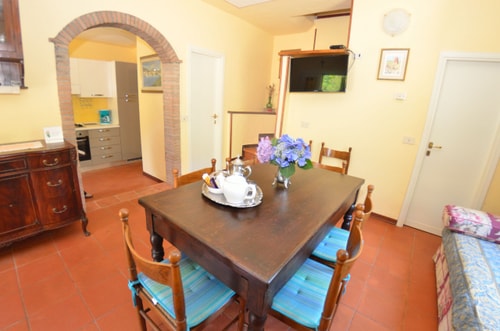 Villa Pontedera - Countryside cottage with private pool 4 Italian Breaks