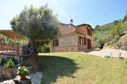 Villa Pontedera - Countryside cottage with private pool 15 Italian Breaks