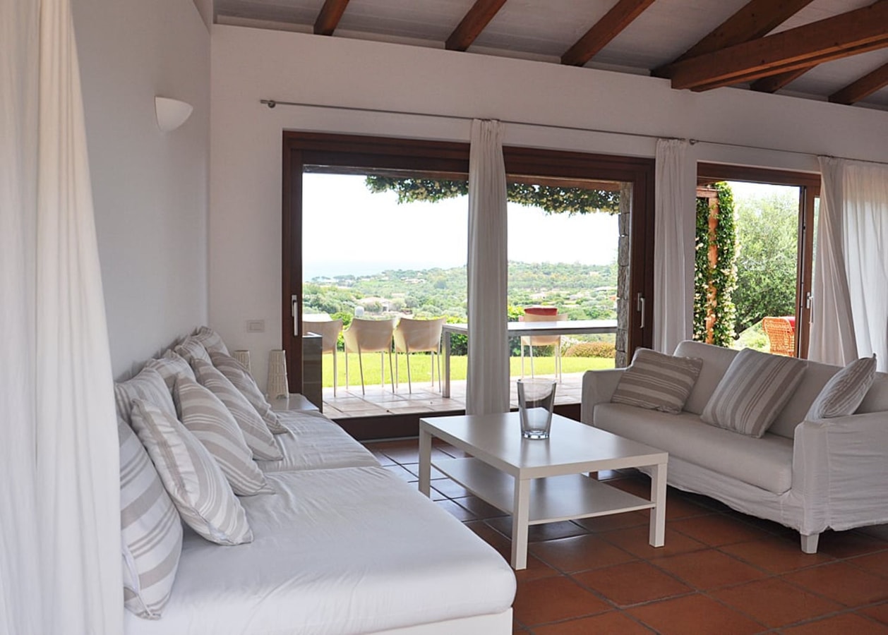 Private villa with swimming pool in Sardinia 4 Italian Breaks