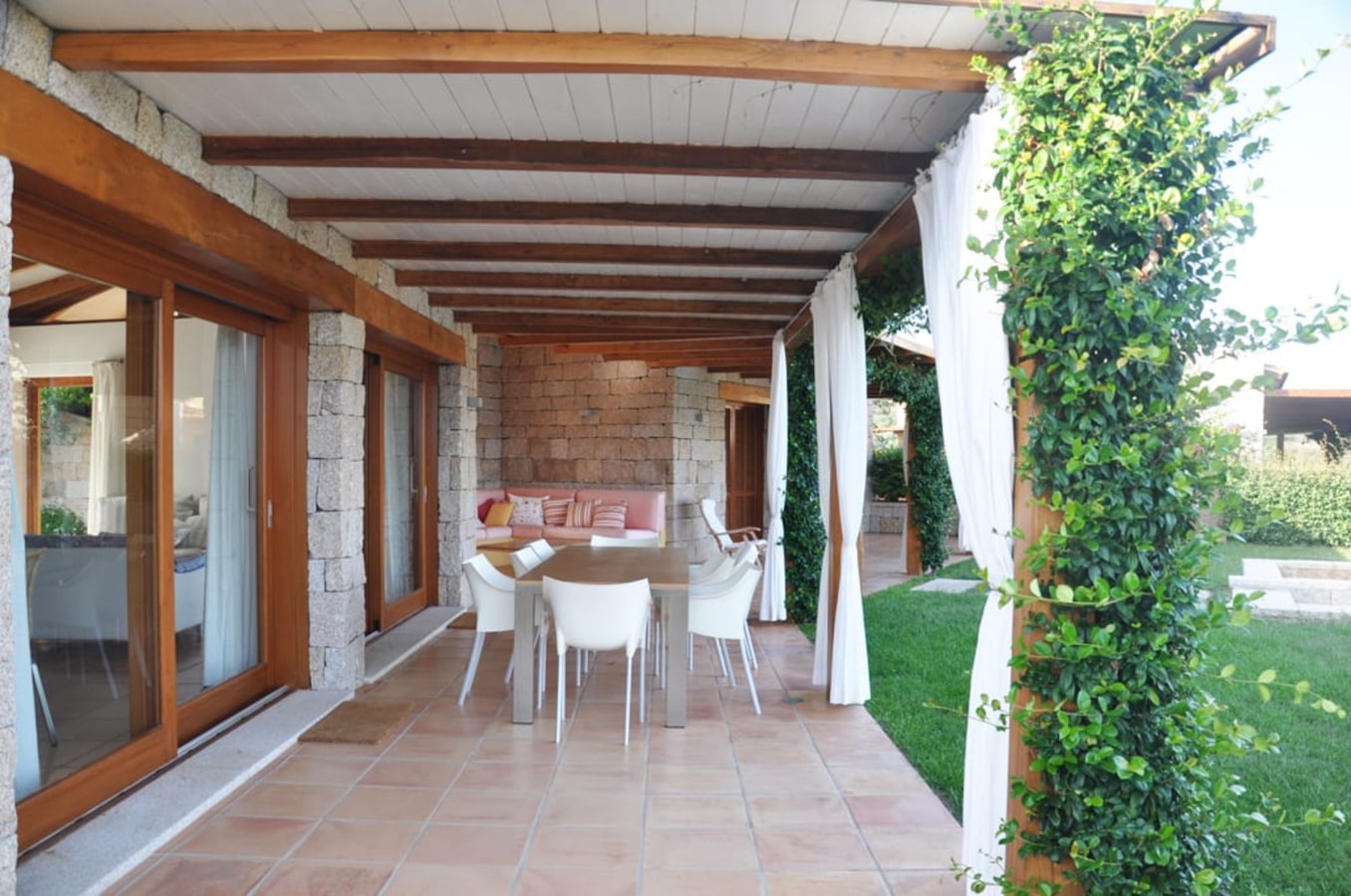 Private villa with swimming pool in Sardinia 26 Italian Breaks