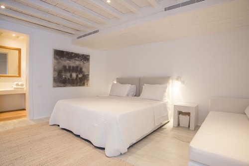 Luxury modern villa with swimming pool in Mykonos 18 My Villa Breaks