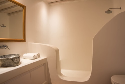 Luxury modern villa with swimming pool in Mykonos 34 My Villa Breaks