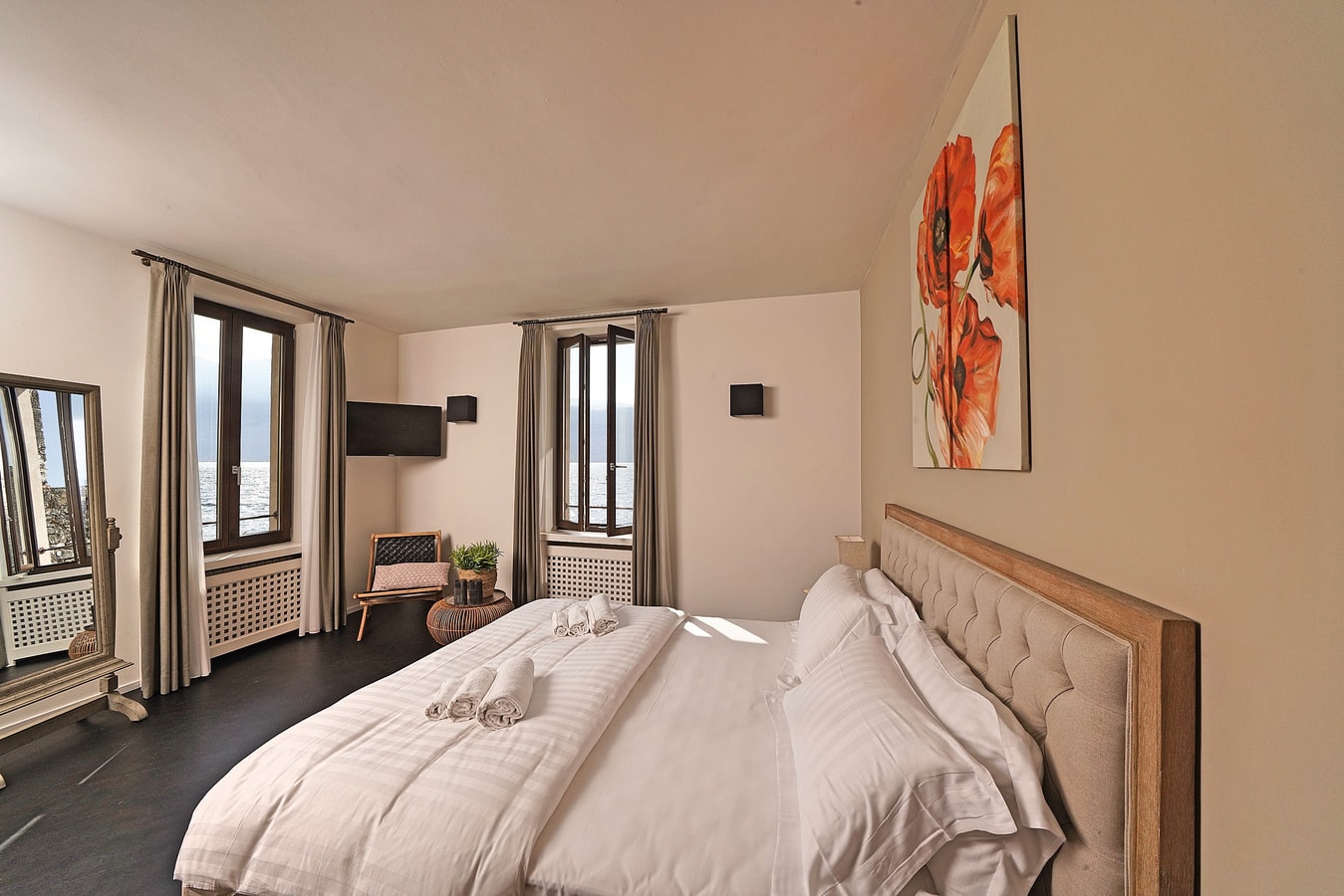 Villa Pamina - Lakeside villa with Jacuzzi and lake access 8 Italian Breaks