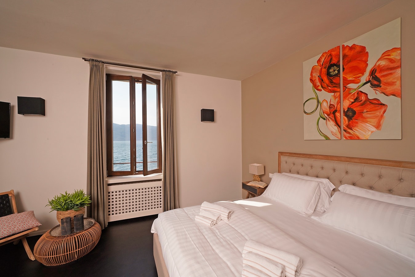 Villa Pamina - Lakeside villa with Jacuzzi and lake access 9 Italian Breaks